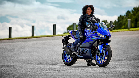 Мотоцикл Yamaha R3